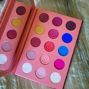 Strawberry Dream eyeshadow pallet